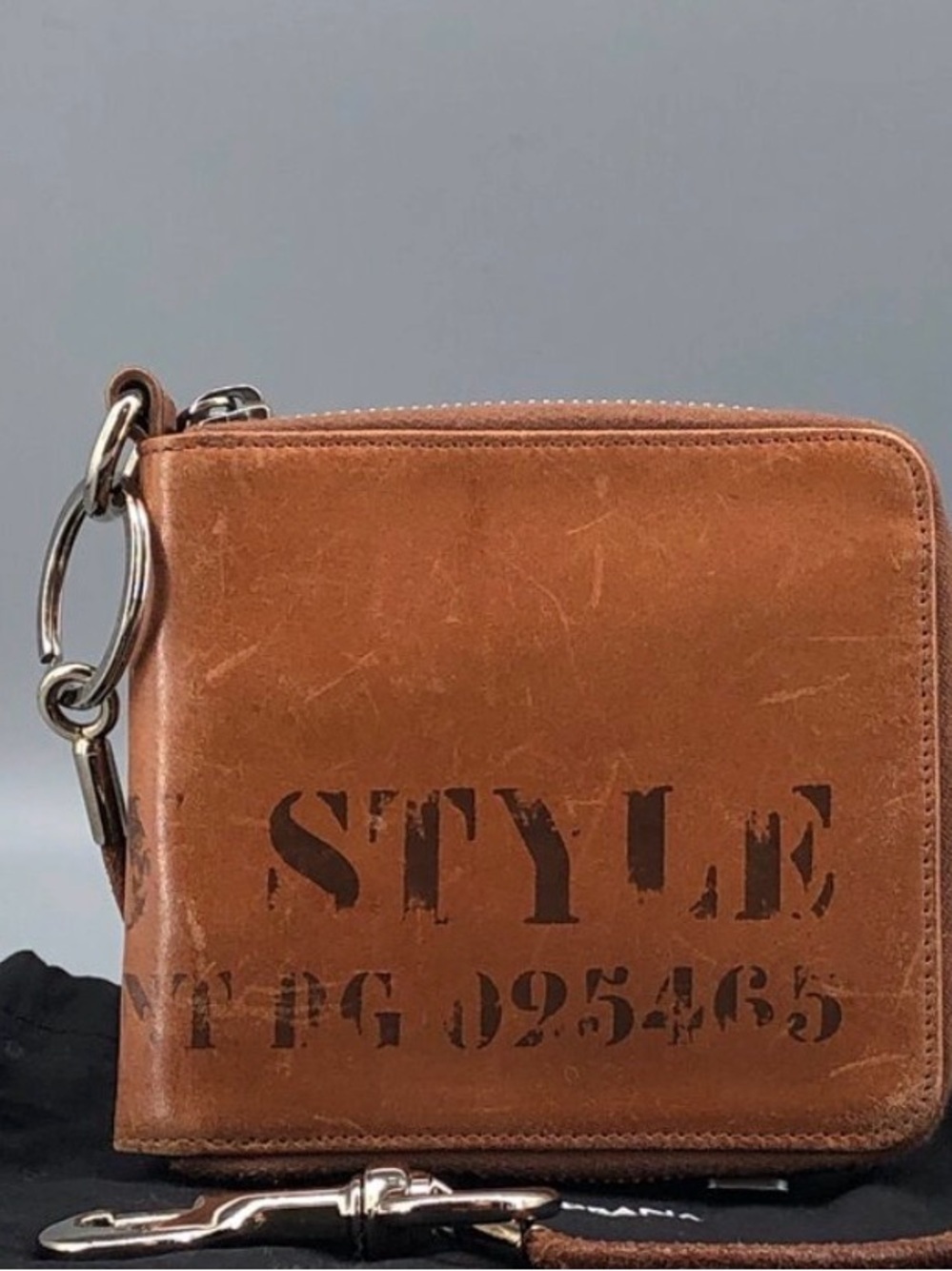 DOLCE & GABBANA ZIP AROUND WALLET LEATHER KEY CLIP